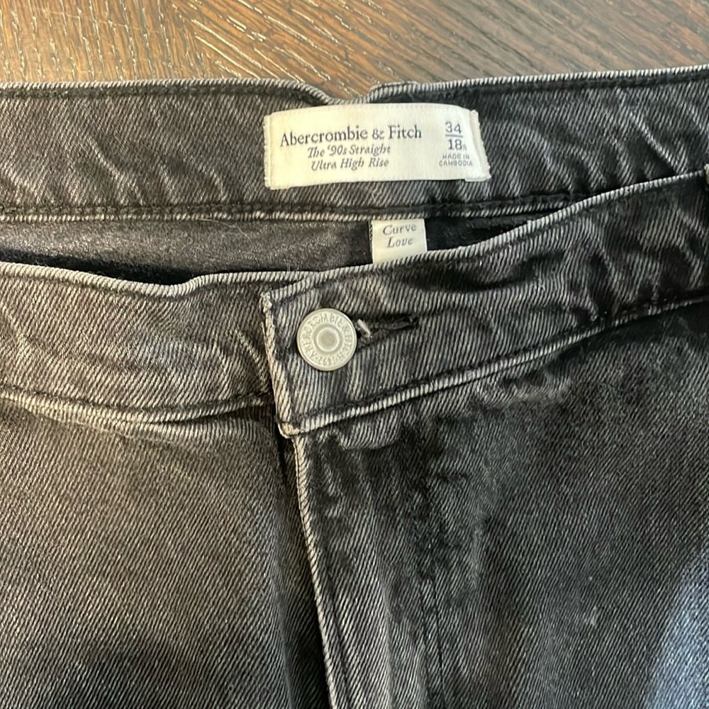 Abercrombie 90’s Straight Ultra High Rise Jeans Curve Love
